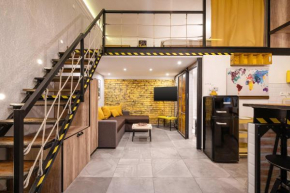 Yellow Compass Studio W40